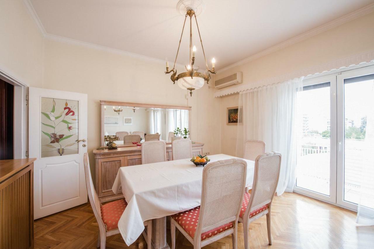 Retro Apartment At Trendy Exarcheia Athens Luaran gambar